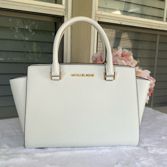 Michael Kors Handbags - Michael Kors Selma satchel